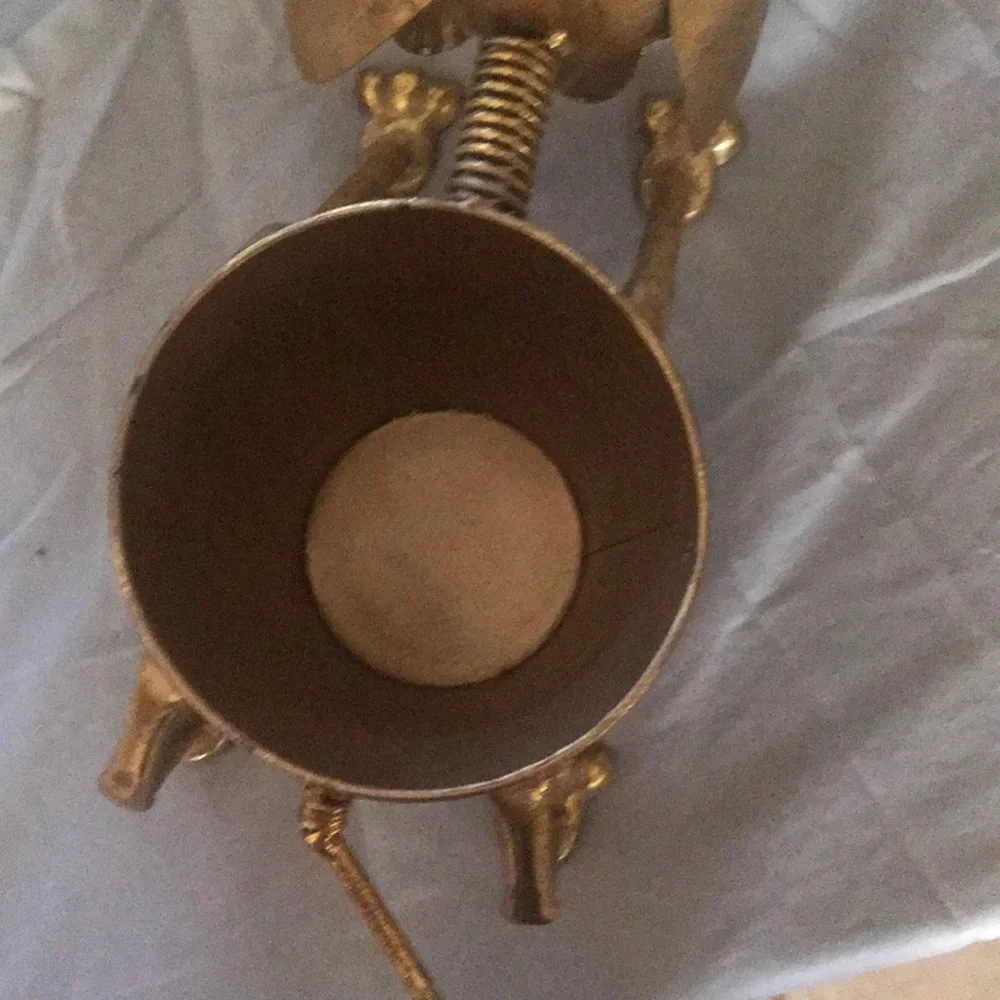unknown gold metal
